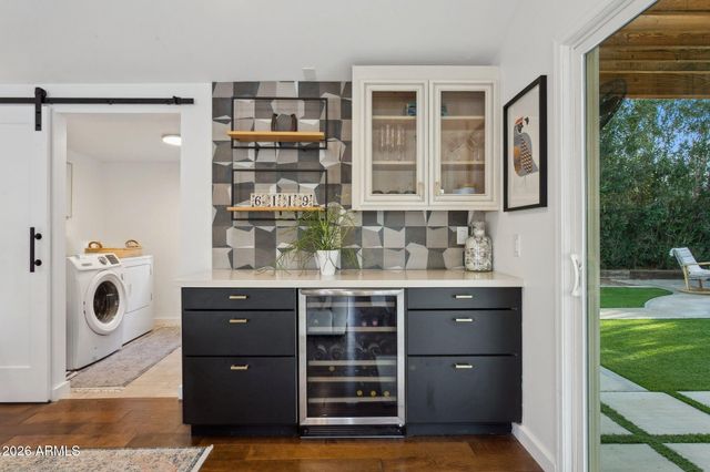 6119 E CARNATION Circle, Phoenix, AZ 85018