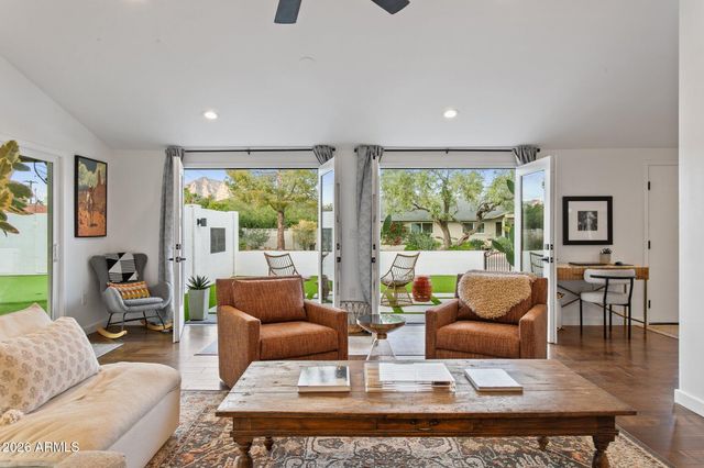 6119 E CARNATION Circle, Phoenix, AZ 85018