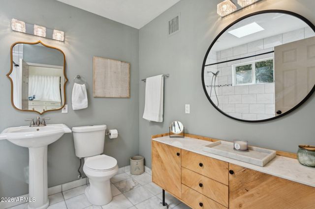 6119 E CARNATION Circle, Phoenix, AZ 85018