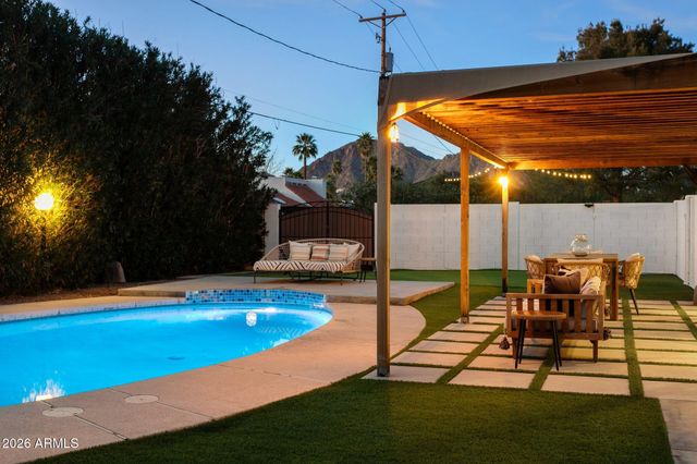 6119 E CARNATION Circle, Phoenix, AZ 85018