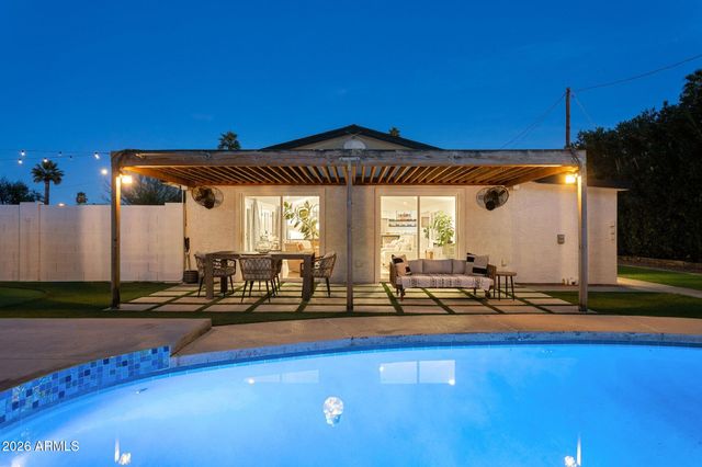 6119 E CARNATION Circle, Phoenix, AZ 85018