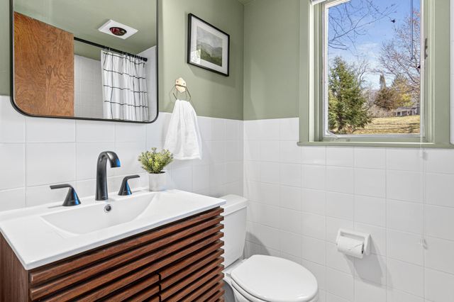 14419 Woodhill Circle, Minnetonka, MN 55345