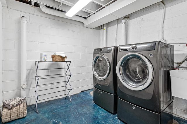 14419 Woodhill Circle, Minnetonka, MN 55345