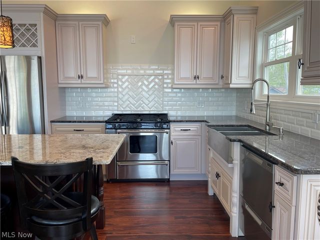 35685 Galalina Boulevard, Eastlake, OH 44095