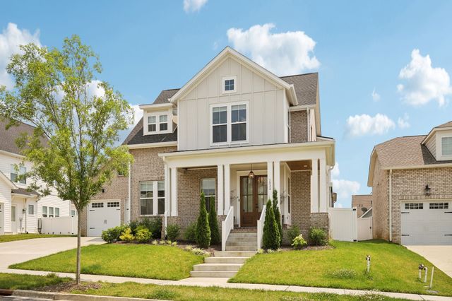 1032 Pebble Run Rd, Hendersonville, TN 37075