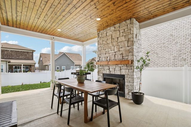 1032 Pebble Run Rd, Hendersonville, TN 37075