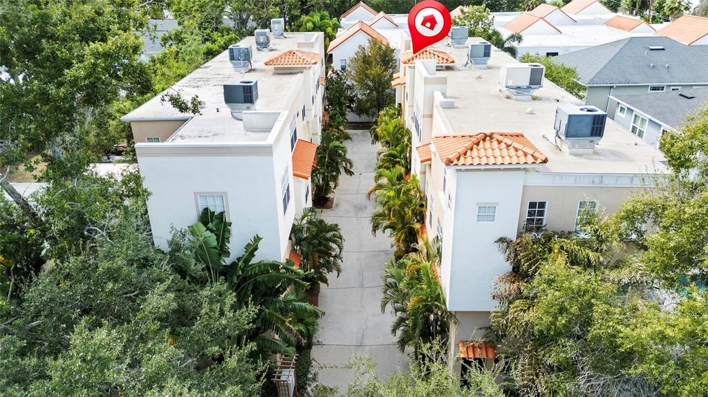 Image 3 of property listing at 509 S MATANZAS AVENUE 3, Tampa, FL 33609