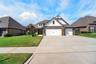 8728 E Joliet Street, Broken Arrow, OK 74014