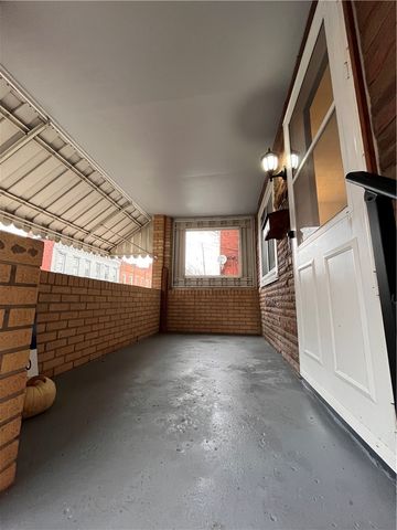 5124 Carnegie St, Lawrenceville, PA 15201