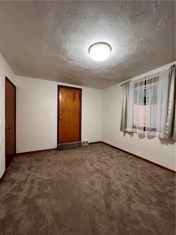 5124 Carnegie St, Lawrenceville, PA 15201