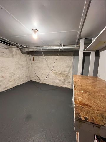 5124 Carnegie St, Lawrenceville, PA 15201