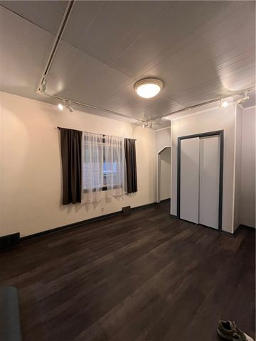 5124 Carnegie St, Lawrenceville, PA 15201