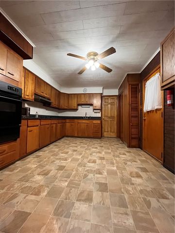 5124 Carnegie St, Lawrenceville, PA 15201