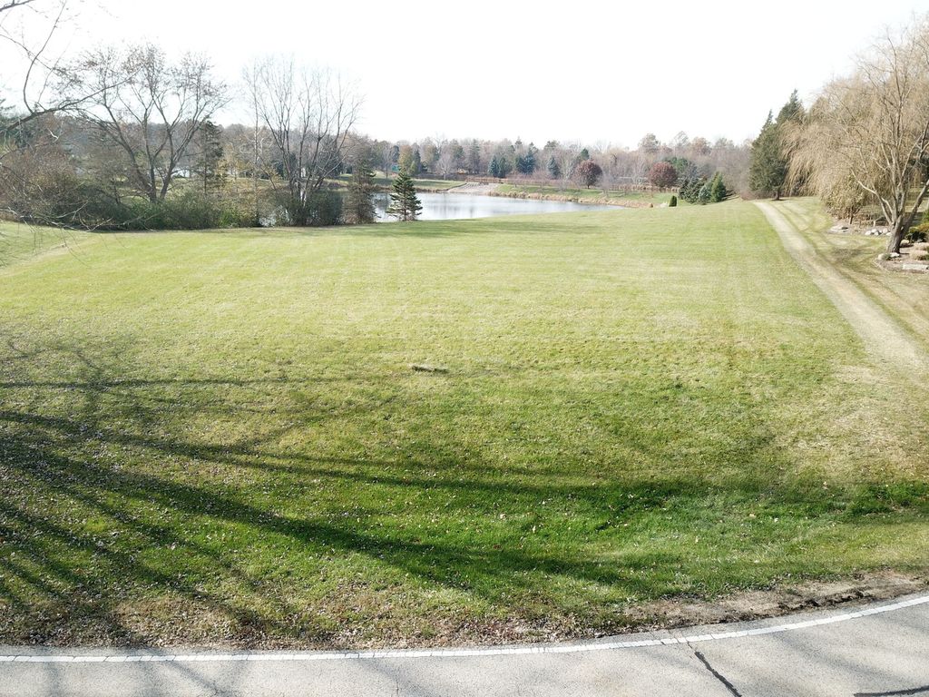 1800 Hamilton Court, Inverness, IL 60010