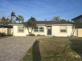 717 SUNSET COVE, Madeira Beach, FL 33708