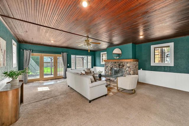 6139 Washington CIRCLE, Wauwatosa, WI 53213