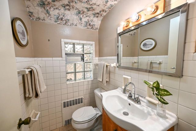 6139 Washington CIRCLE, Wauwatosa, WI 53213