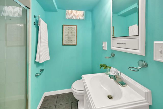 6139 Washington CIRCLE, Wauwatosa, WI 53213