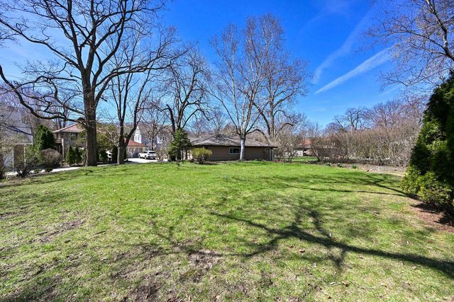 6139 Washington CIRCLE, Wauwatosa, WI 53213