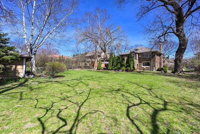 6139 Washington CIRCLE, Wauwatosa, WI 53213