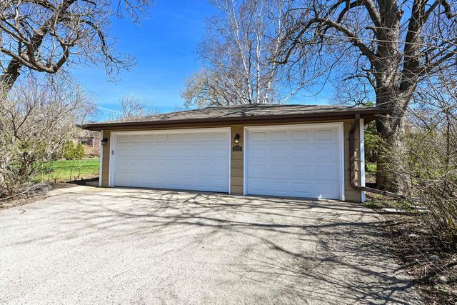 6139 Washington CIRCLE, Wauwatosa, WI 53213