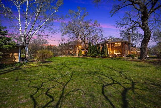 6139 Washington CIRCLE, Wauwatosa, WI 53213
