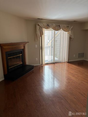 92 Heather Court, Edison, NJ 08820