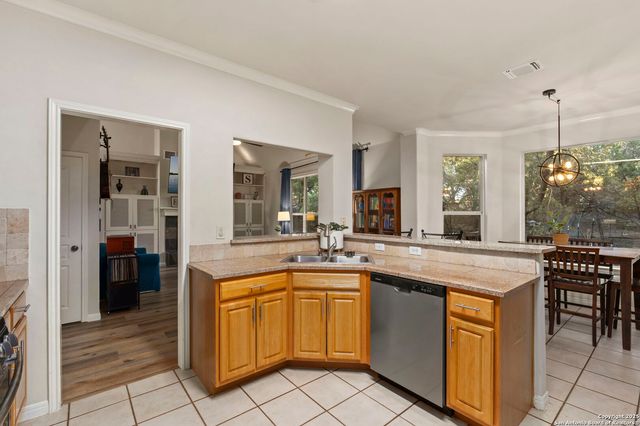 9119 Cap Mountain Dr, San Antonio, TX 78255