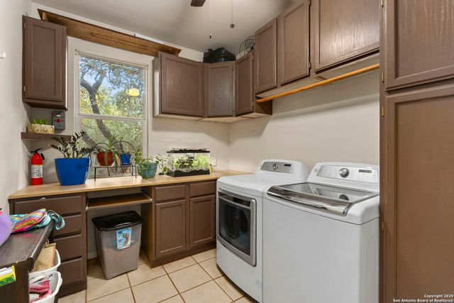 9119 Cap Mountain Dr, San Antonio, TX 78255