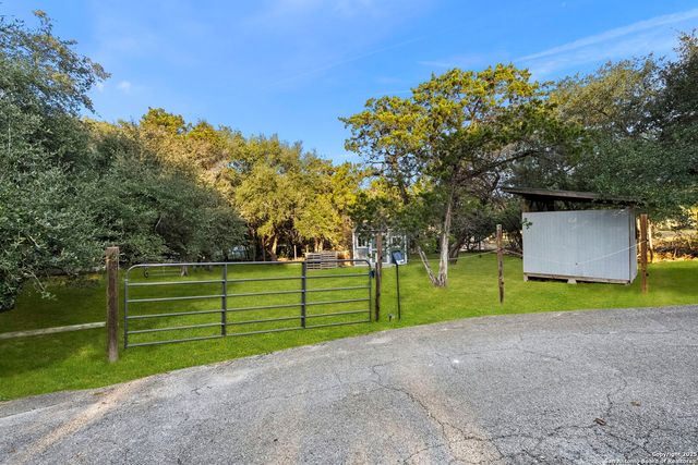 9119 Cap Mountain Dr, San Antonio, TX 78255