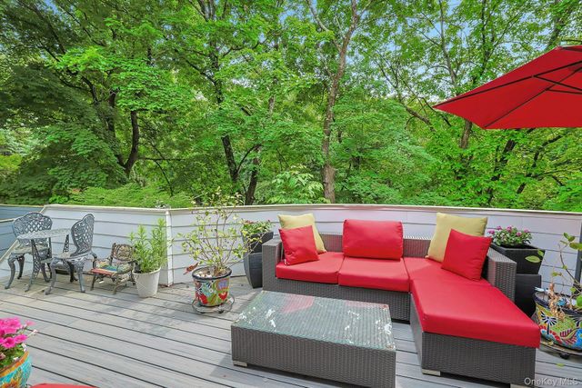28 Sycamore Lane, Irvington, NY 10533
