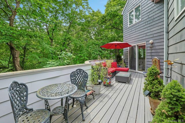 28 Sycamore Lane, Irvington, NY 10533