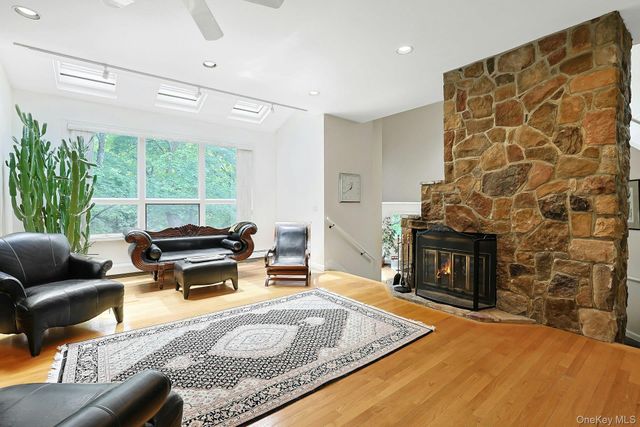 28 Sycamore Lane, Irvington, NY 10533