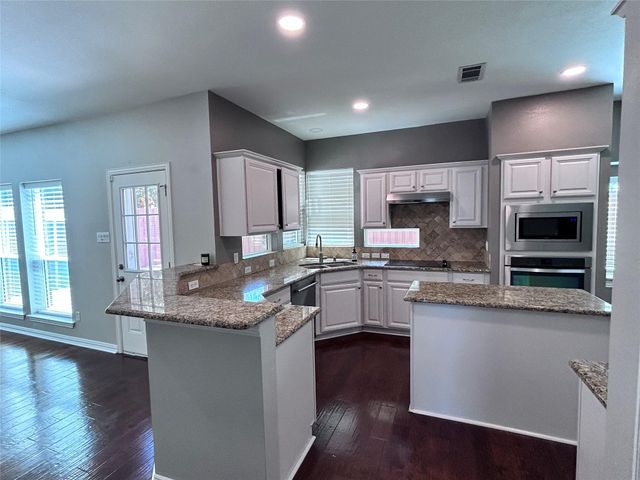 2634 Lakeforest Court, Dallas, TX 75214