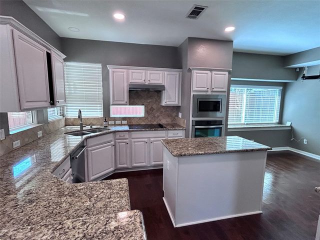 2634 Lakeforest Court, Dallas, TX 75214