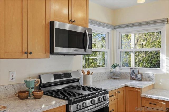 2303 Poinsettia Dr, San Diego, CA 92106