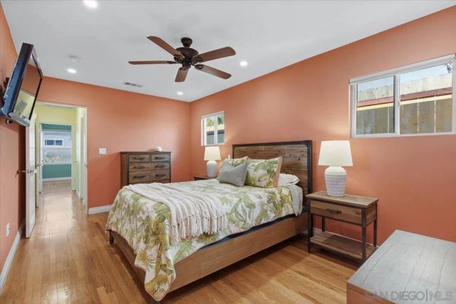 2303 Poinsettia Dr, San Diego, CA 92106