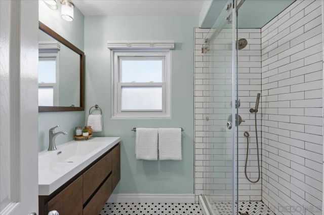 2303 Poinsettia Dr, San Diego, CA 92106