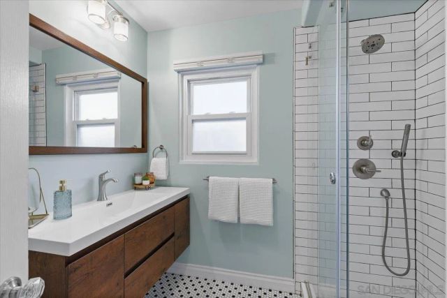 2303 Poinsettia Dr, San Diego, CA 92106