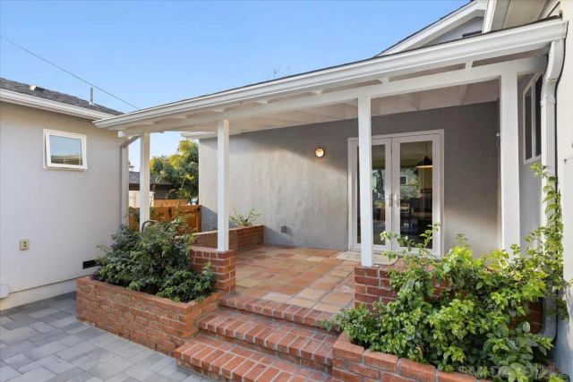 2303 Poinsettia Dr, San Diego, CA 92106