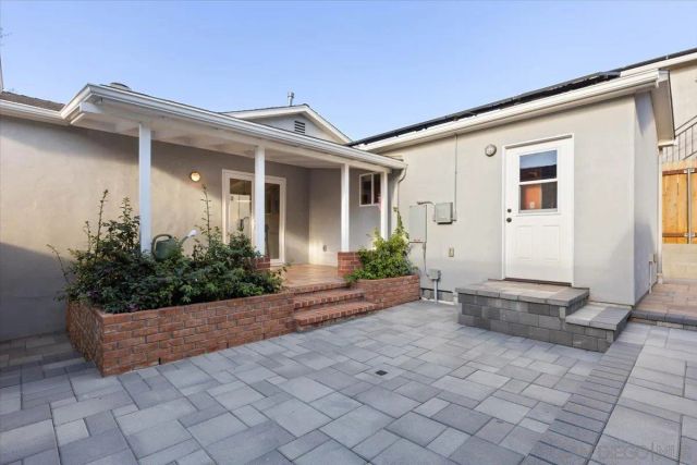 2303 Poinsettia Dr, San Diego, CA 92106