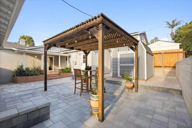 2303 Poinsettia Dr, San Diego, CA 92106