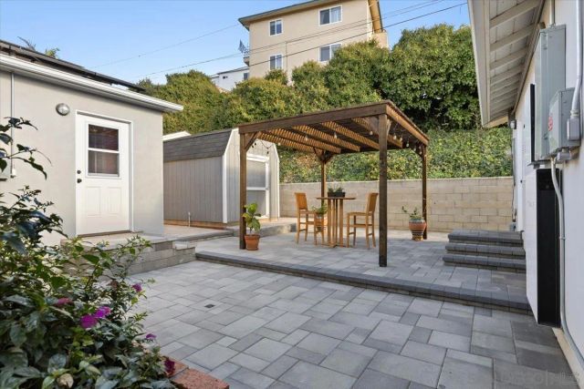 2303 Poinsettia Dr, San Diego, CA 92106