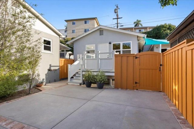 2303 Poinsettia Dr, San Diego, CA 92106