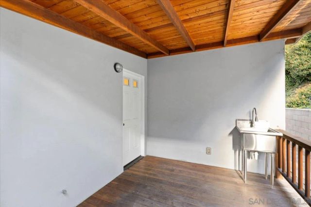 2303 Poinsettia Dr, San Diego, CA 92106