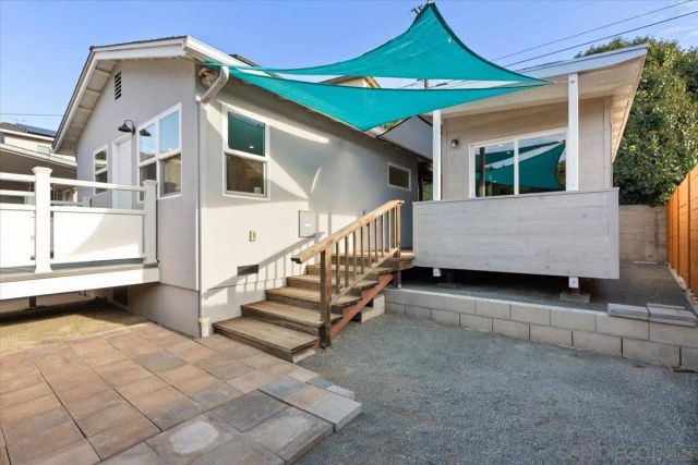 2303 Poinsettia Dr, San Diego, CA 92106