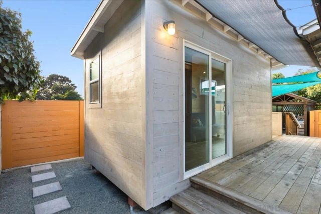 2303 Poinsettia Dr, San Diego, CA 92106