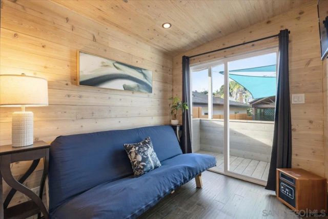 2303 Poinsettia Dr, San Diego, CA 92106