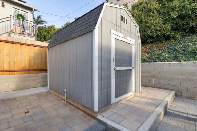 2303 Poinsettia Dr, San Diego, CA 92106