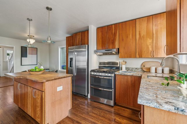 2526 12Th Ave, Oakland, CA 94606